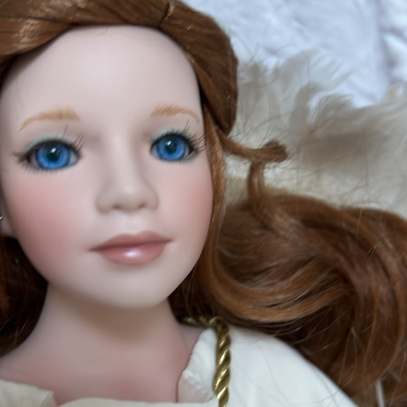 Vintage porcelain angel doll with feather wings - Picture 3 of 11